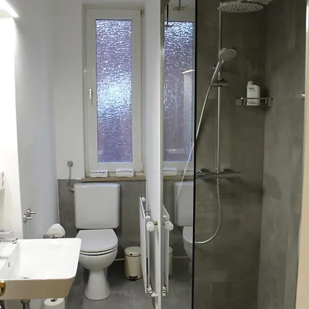 Im Zentrum Von Fuer 4 Personen Appartement *